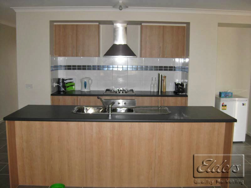 30 Irontree Close, Kangaroo Flat VIC 3555