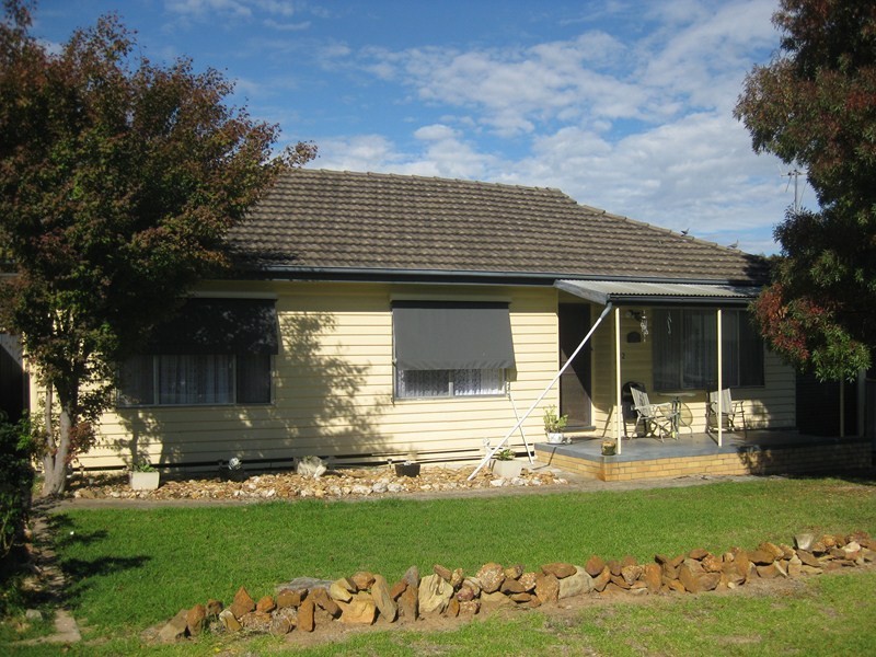 12 Ford Street, Kangaroo Flat VIC 3555