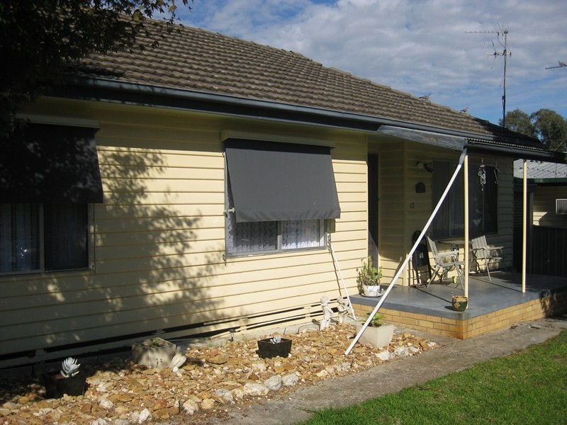 12 Ford Street, Kangaroo Flat VIC 3555