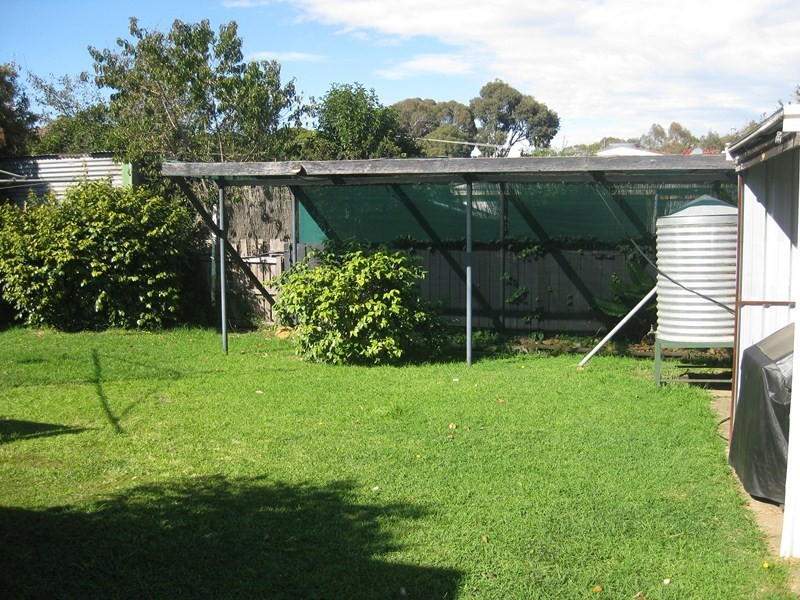 12 Ford Street, Kangaroo Flat VIC 3555