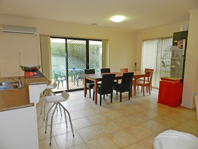 2/2 Greenwood Drive, Strathdale VIC 3550