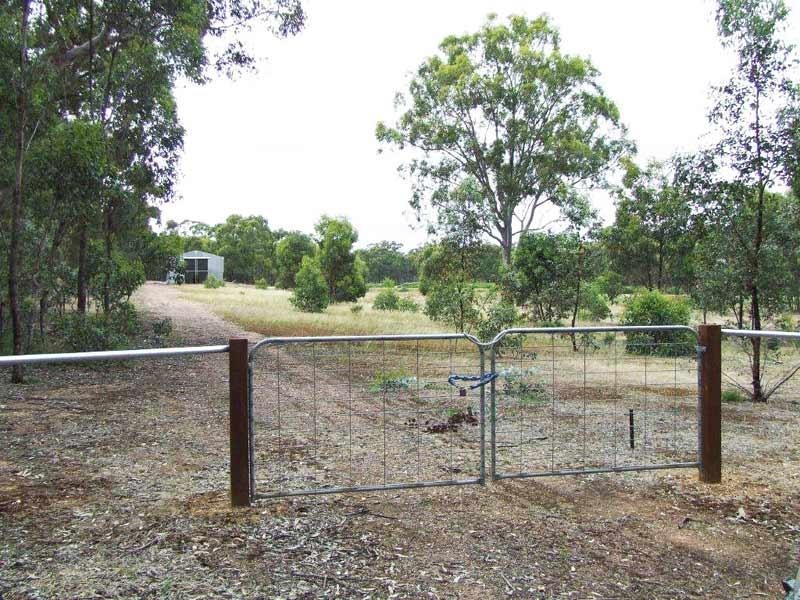 34A Hills Road, Heathcote VIC 3523