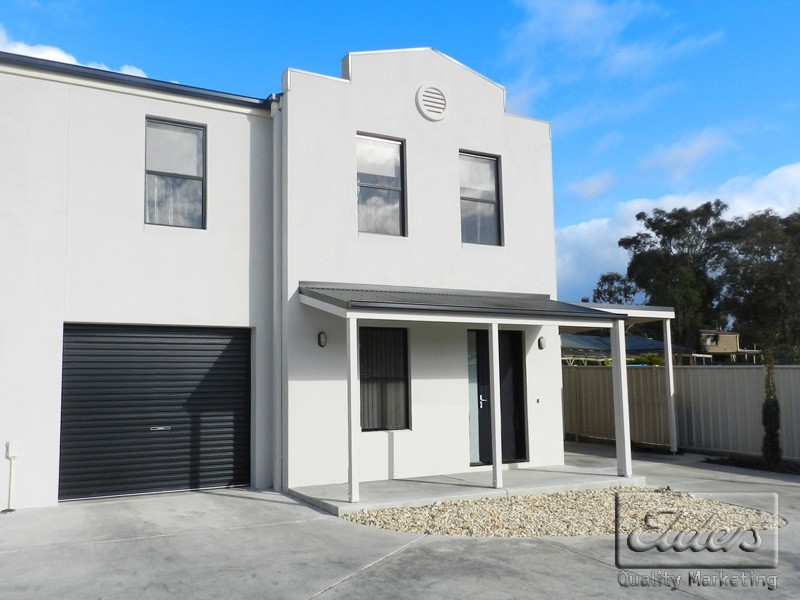 2/30B Regency Place, Kennington VIC 3550