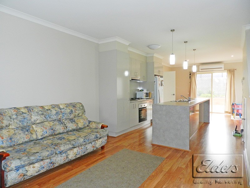 2/30B Regency Place, Kennington VIC 3550