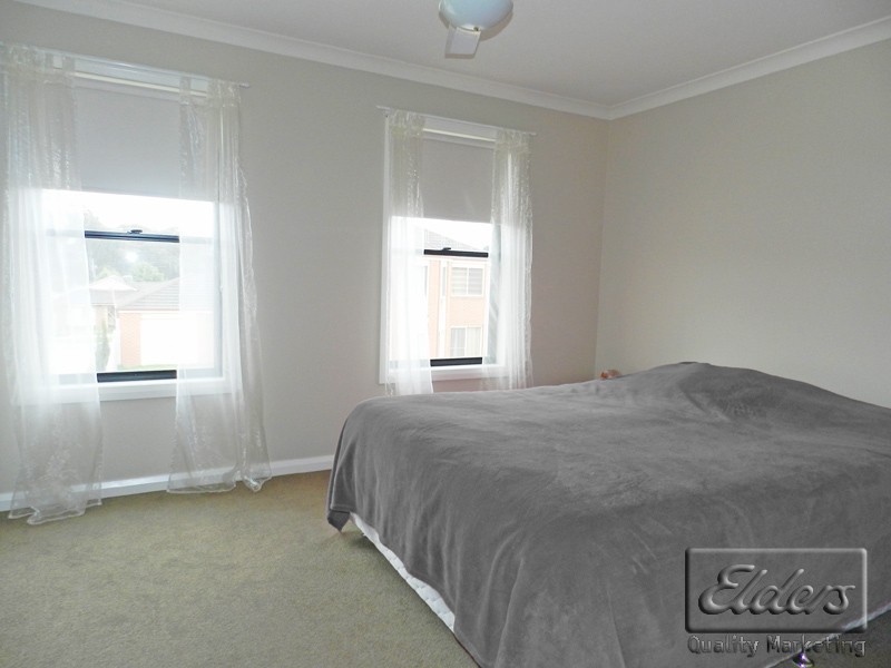 2/30B Regency Place, Kennington VIC 3550
