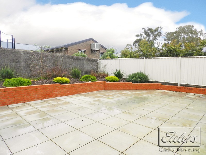 2/30B Regency Place, Kennington VIC 3550