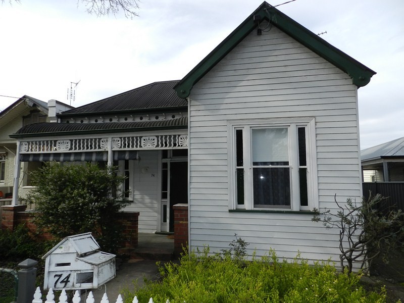 74 Thistle Street, Bendigo VIC 3550