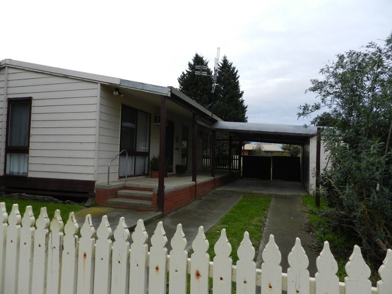 17 Maroo Street, White Hills VIC 3550