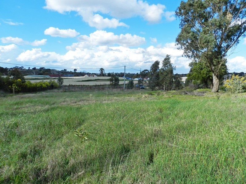 25 Albert Street, Long Gully VIC 3550