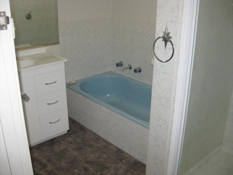 5 Oak Street, Golden Square VIC 3555