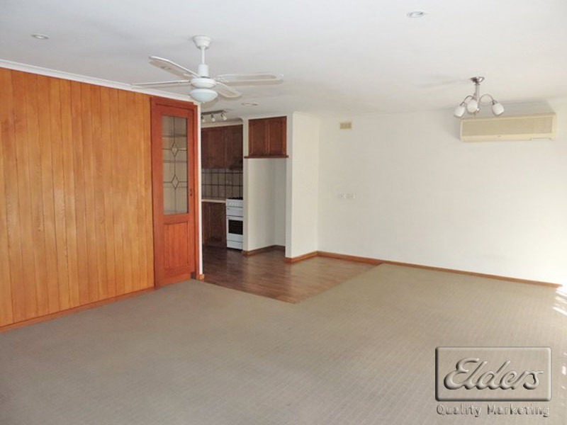 2/17 Neale Street, Kennington VIC 3550