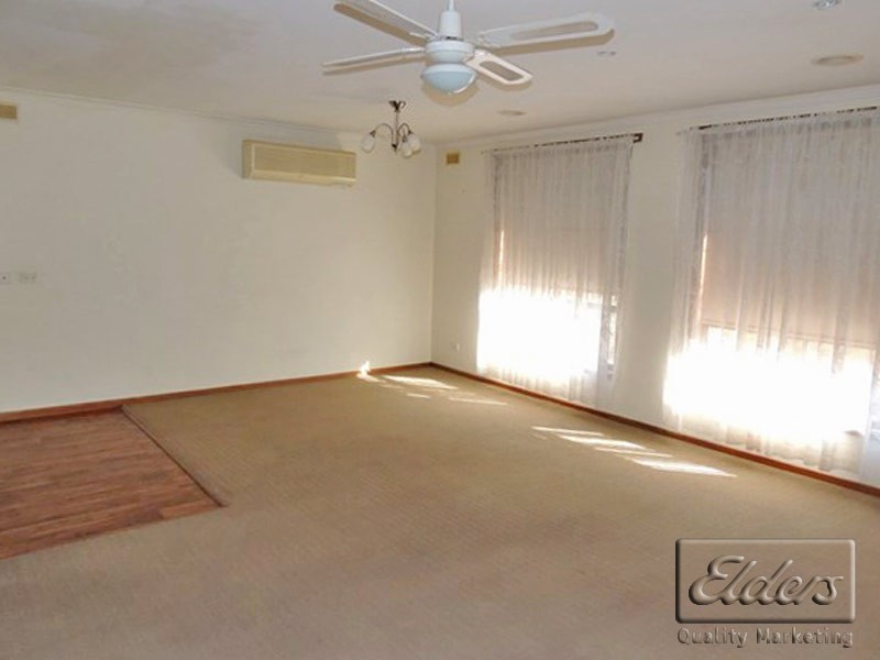 2/17 Neale Street, Kennington VIC 3550