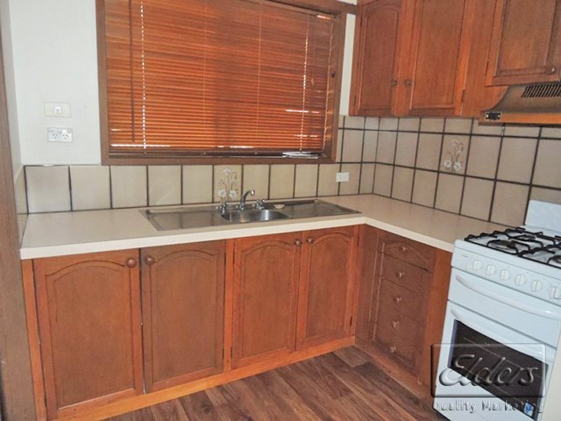 2/17 Neale Street, Kennington VIC 3550