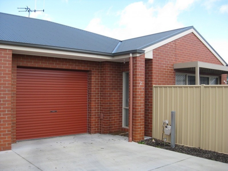 2/16 Station Street, Kangaroo Flat VIC 3555