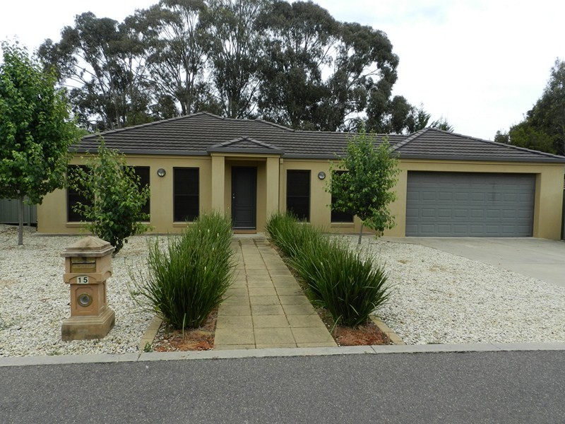 15 Grenoble Close, Spring Gully VIC 3550