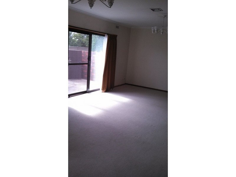 9 Bolton Drive, Strathdale VIC 3550