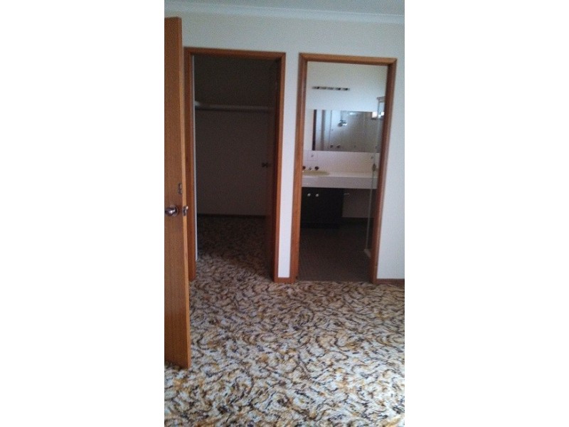 9 Bolton Drive, Strathdale VIC 3550