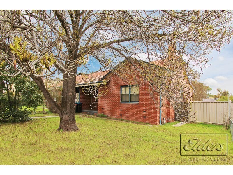 17 Churchill Avenue, Flora Hill VIC 3550