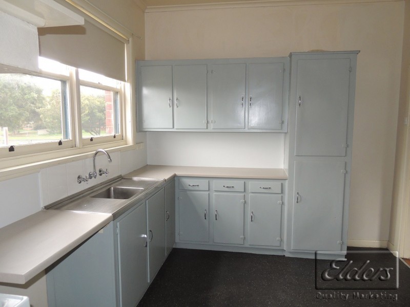 17 Churchill Avenue, Flora Hill VIC 3550