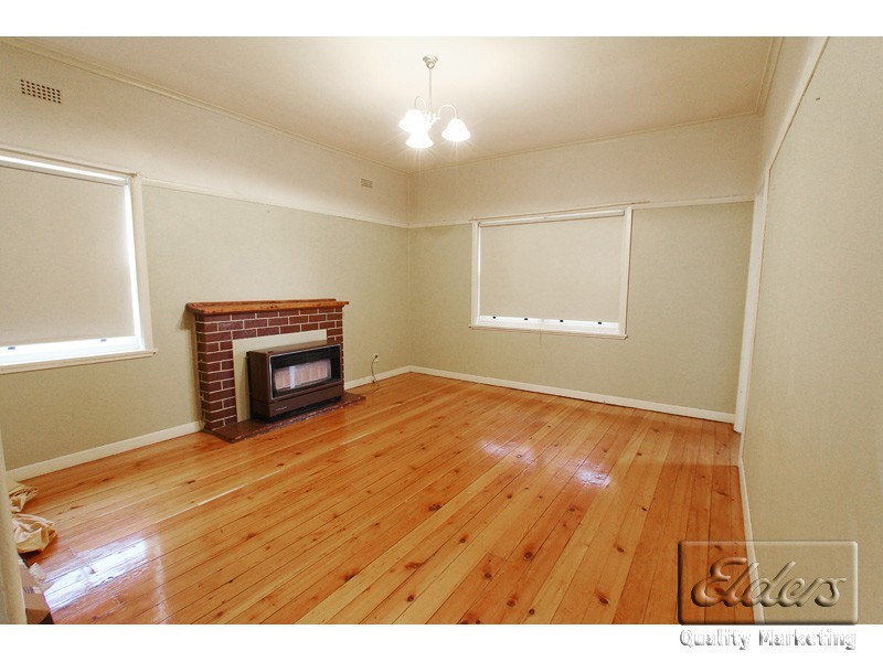 17 Churchill Avenue, Flora Hill VIC 3550