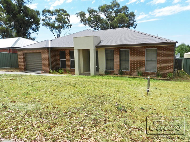 62 Queen Street, Kangaroo Flat VIC 3555