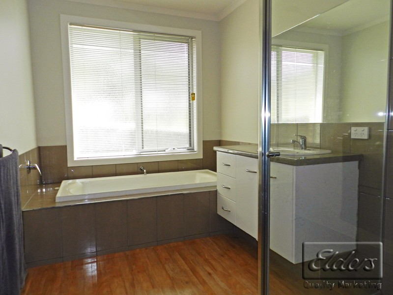 62 Queen Street, Kangaroo Flat VIC 3555