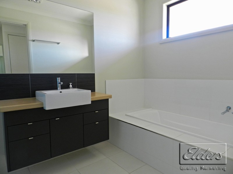 75 Sunrise Crescent, Lockwood South VIC 3551