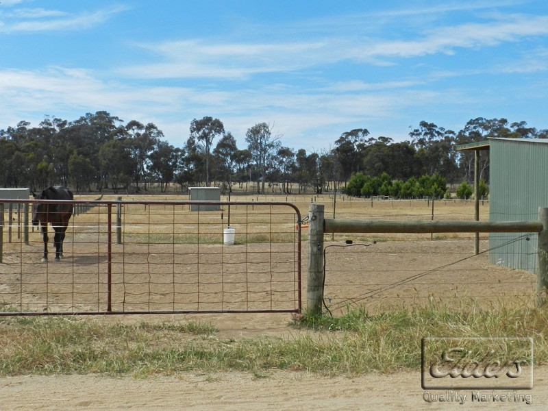 49 O’Briens Lane, Longlea VIC 3551