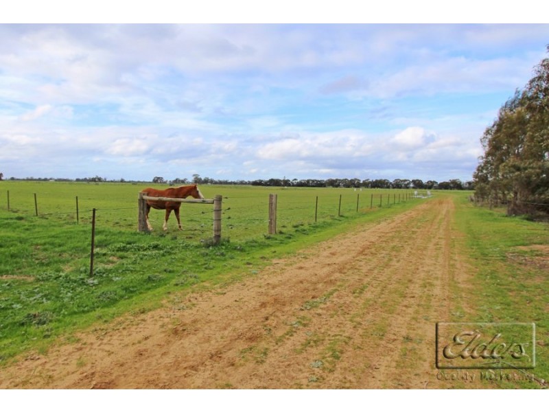 432 Foster Road, Rochester VIC 3561