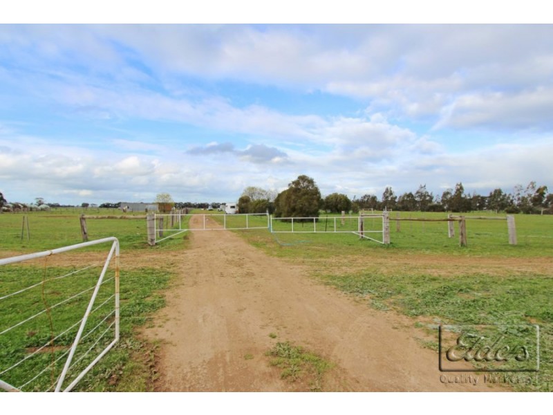 432 Foster Road, Rochester VIC 3561