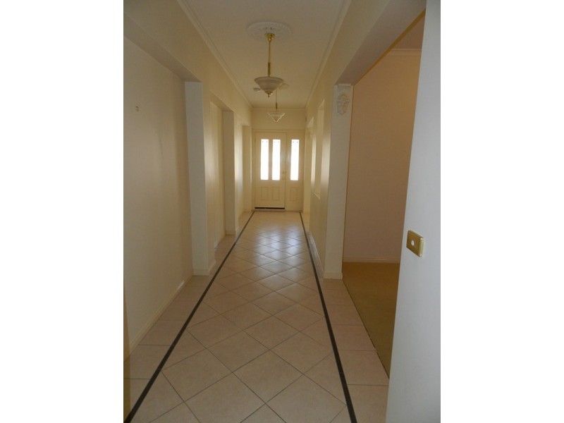 1 Bramley Place, Kennington VIC 3550