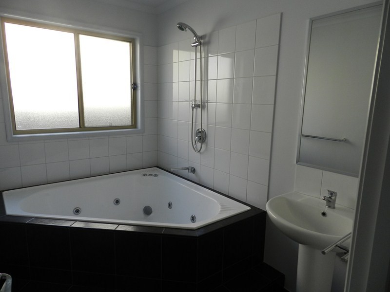 18 Sovereign Court, Kangaroo Flat VIC 3555
