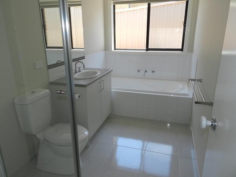 19 Bronze Drive, Kangaroo Flat VIC 3555