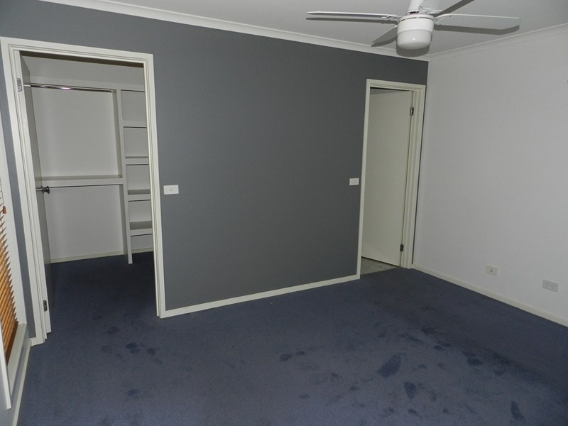 15 Grenoble Close, Spring Gully VIC 3550