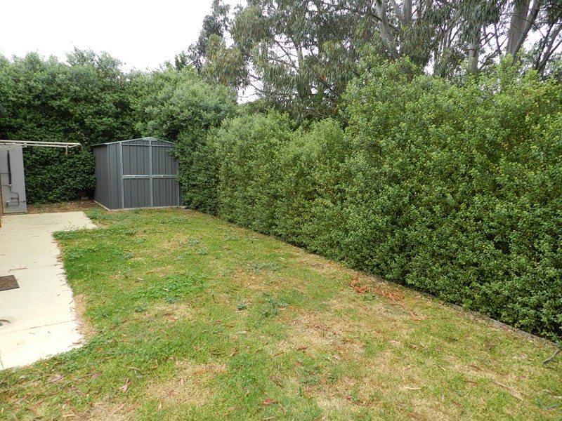 15 Grenoble Close, Spring Gully VIC 3550
