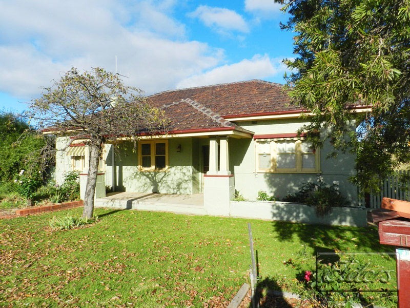 11 Crusoe Road, Kangaroo Flat VIC 3555