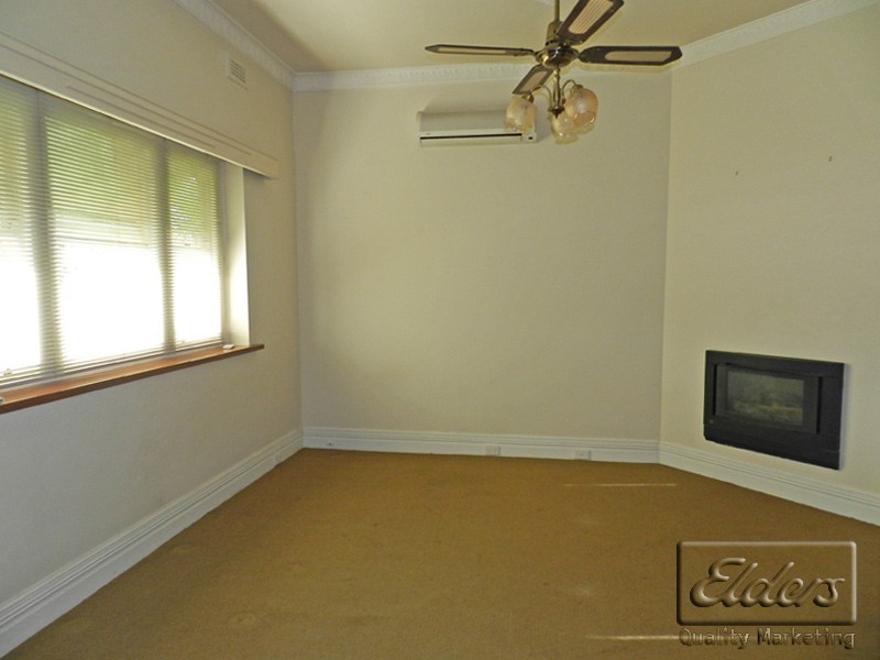 11 Crusoe Road, Kangaroo Flat VIC 3555