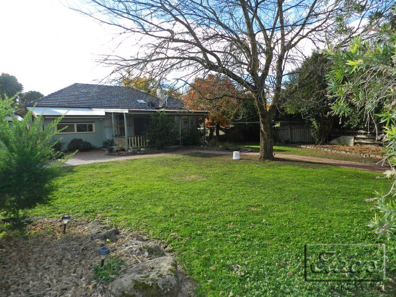 11 Crusoe Road, Kangaroo Flat VIC 3555