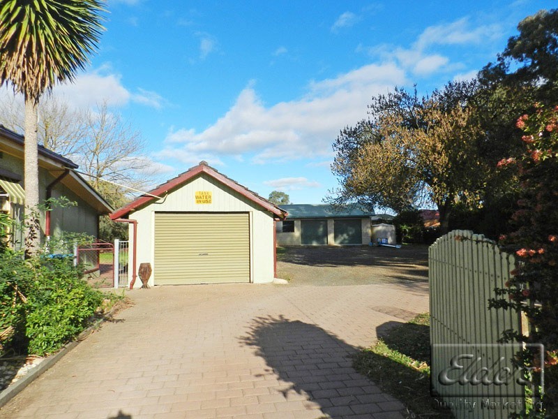 11 Crusoe Road, Kangaroo Flat VIC 3555