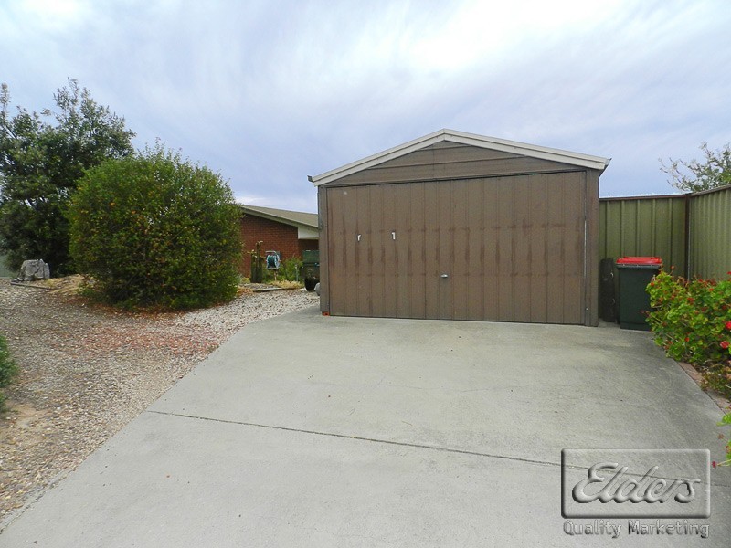 20 Hill Street, Kangaroo Flat VIC 3555