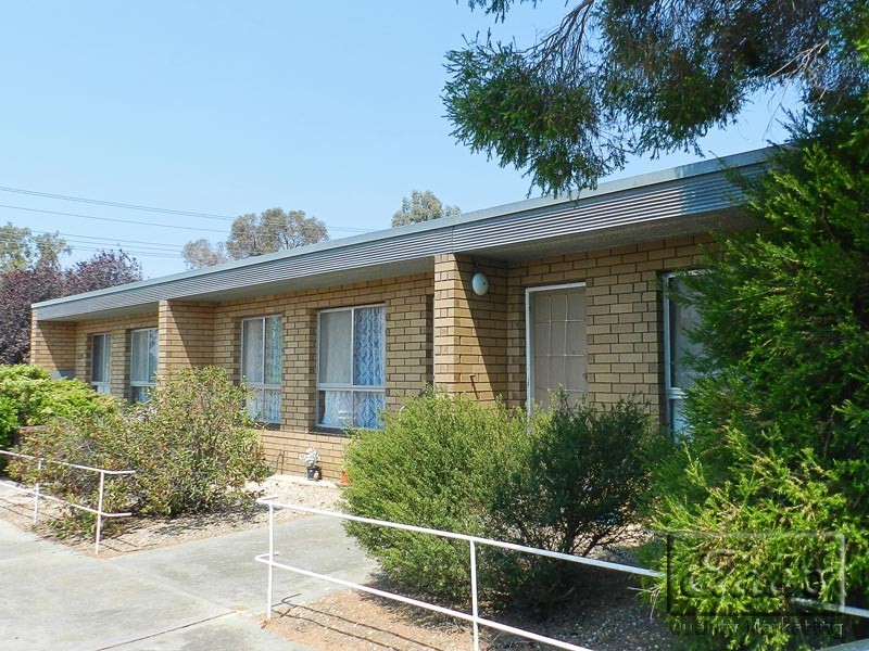 Units 1-3, 24 Thomas Street, Kangaroo Flat VIC 3555