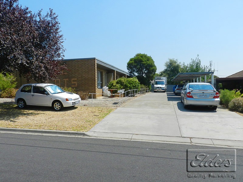 Units 1-3, 24 Thomas Street, Kangaroo Flat VIC 3555