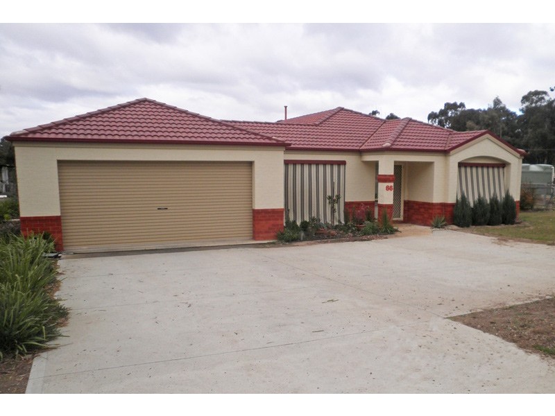 66 Racecourse Rd, Epsom VIC 3551