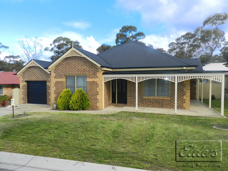 19 Peace Street, Kangaroo Flat VIC 3555