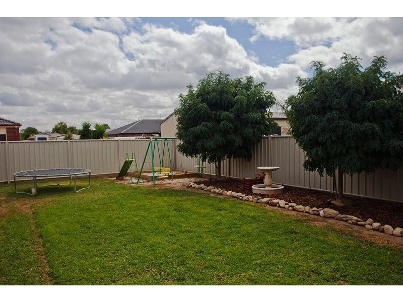 14 Dowker Street, Epsom VIC 3551