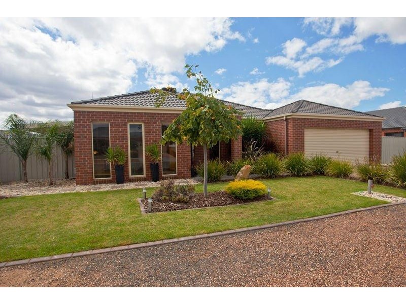 14 Dowker Street, Epsom VIC 3551