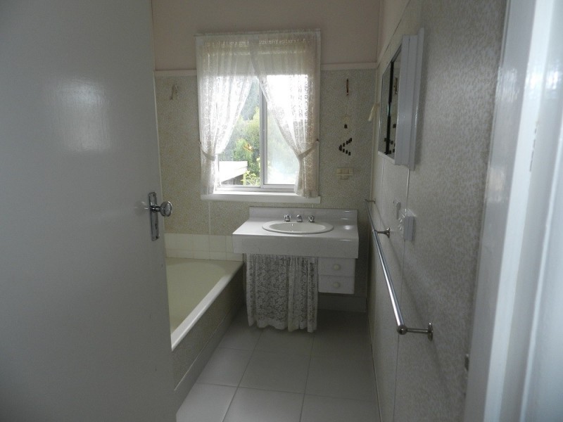 48 Race St, Flora Hill VIC 3550