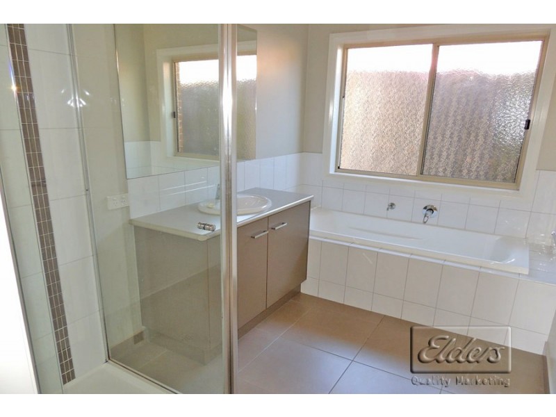 4/8 Glencoe Street, Kennington VIC 3550