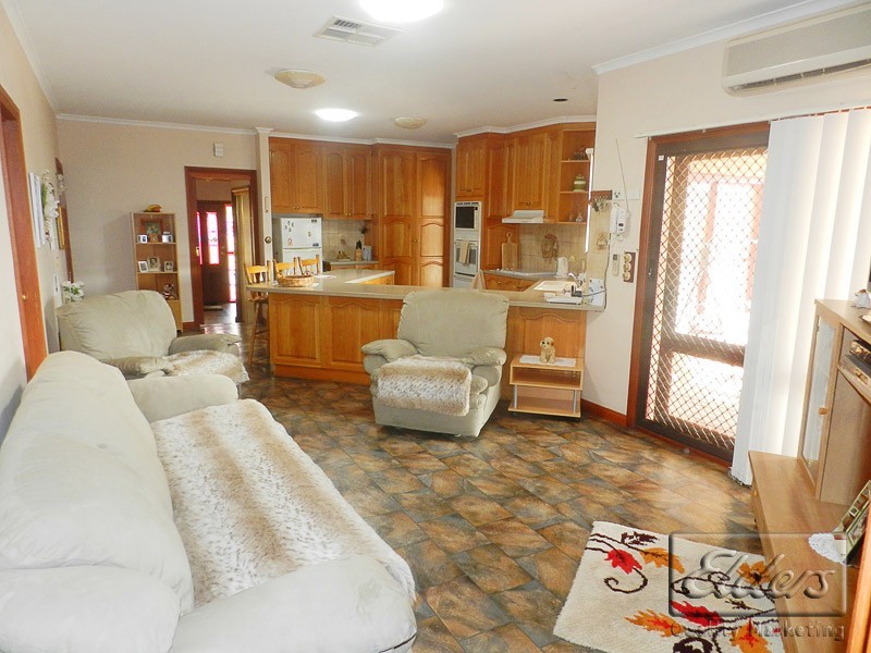 5 Lauren Court, Kangaroo Flat VIC 3555