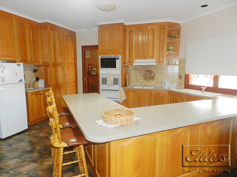 5 Lauren Court, Kangaroo Flat VIC 3555